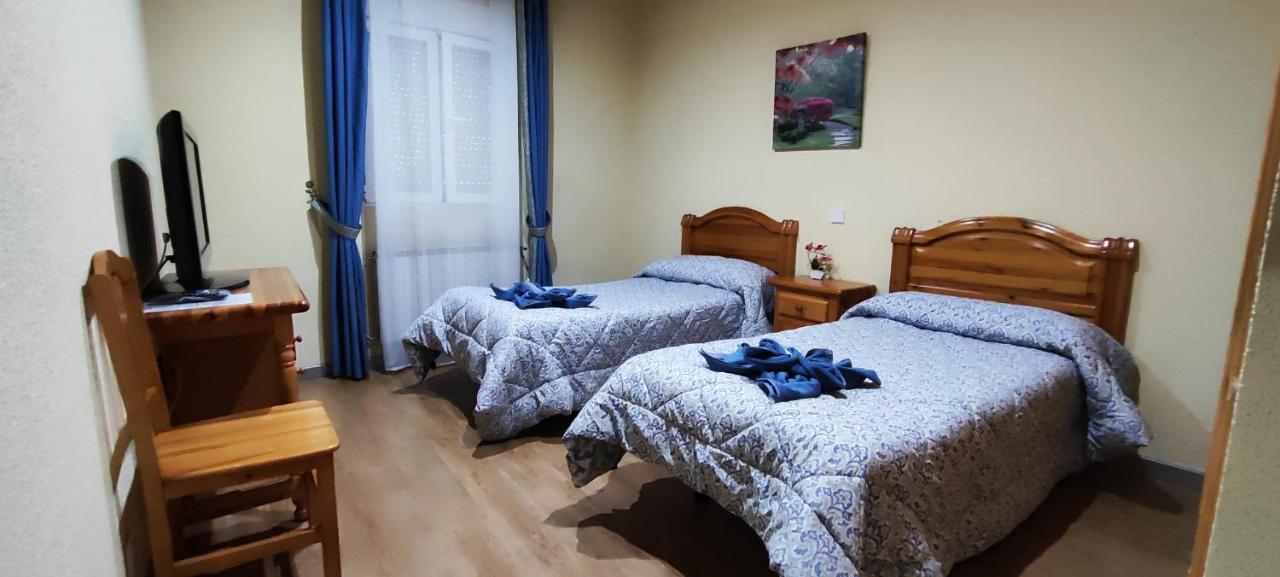 Hostal Hotel El Chato El Barraco ภายนอก รูปภาพ